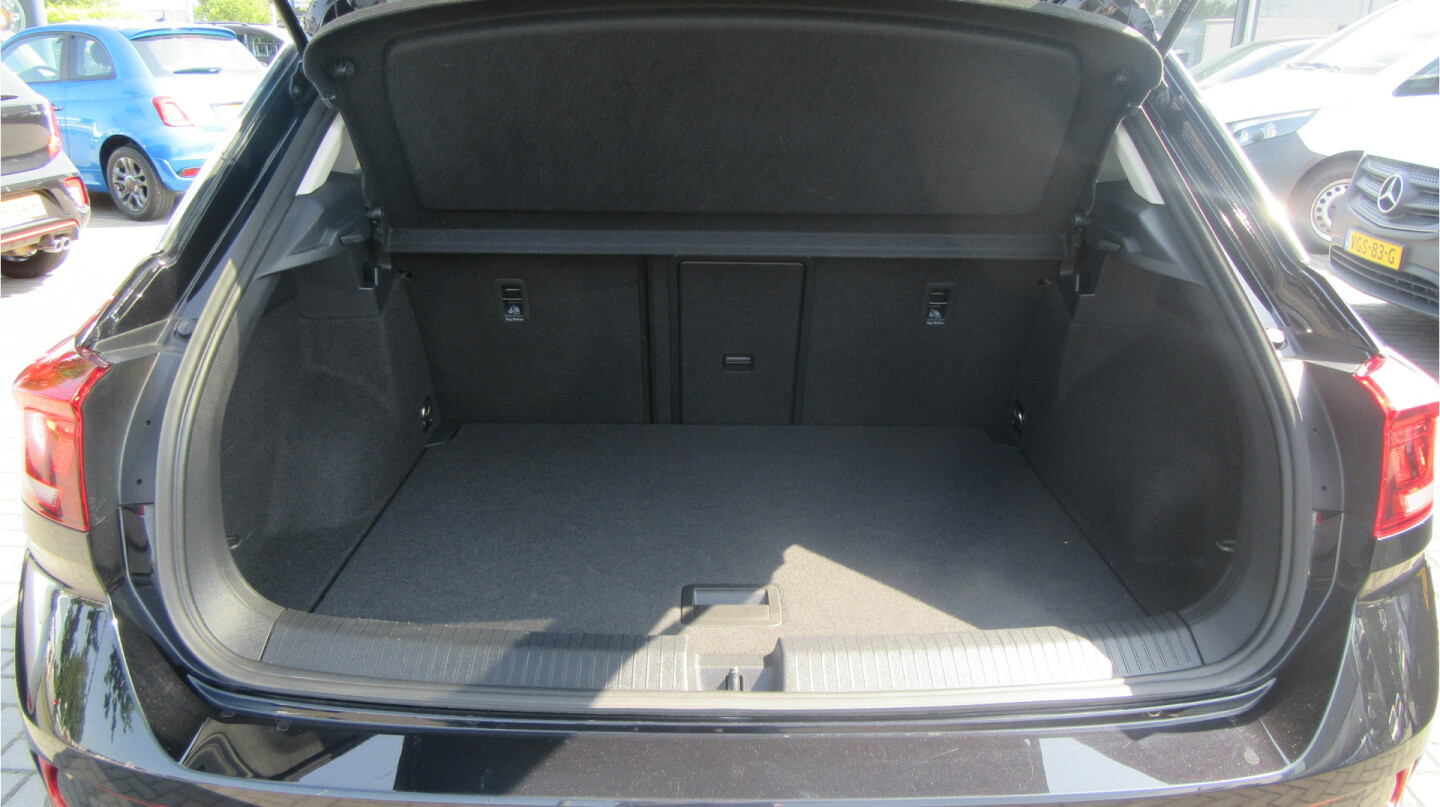 Volkswagen-T-Roc-26