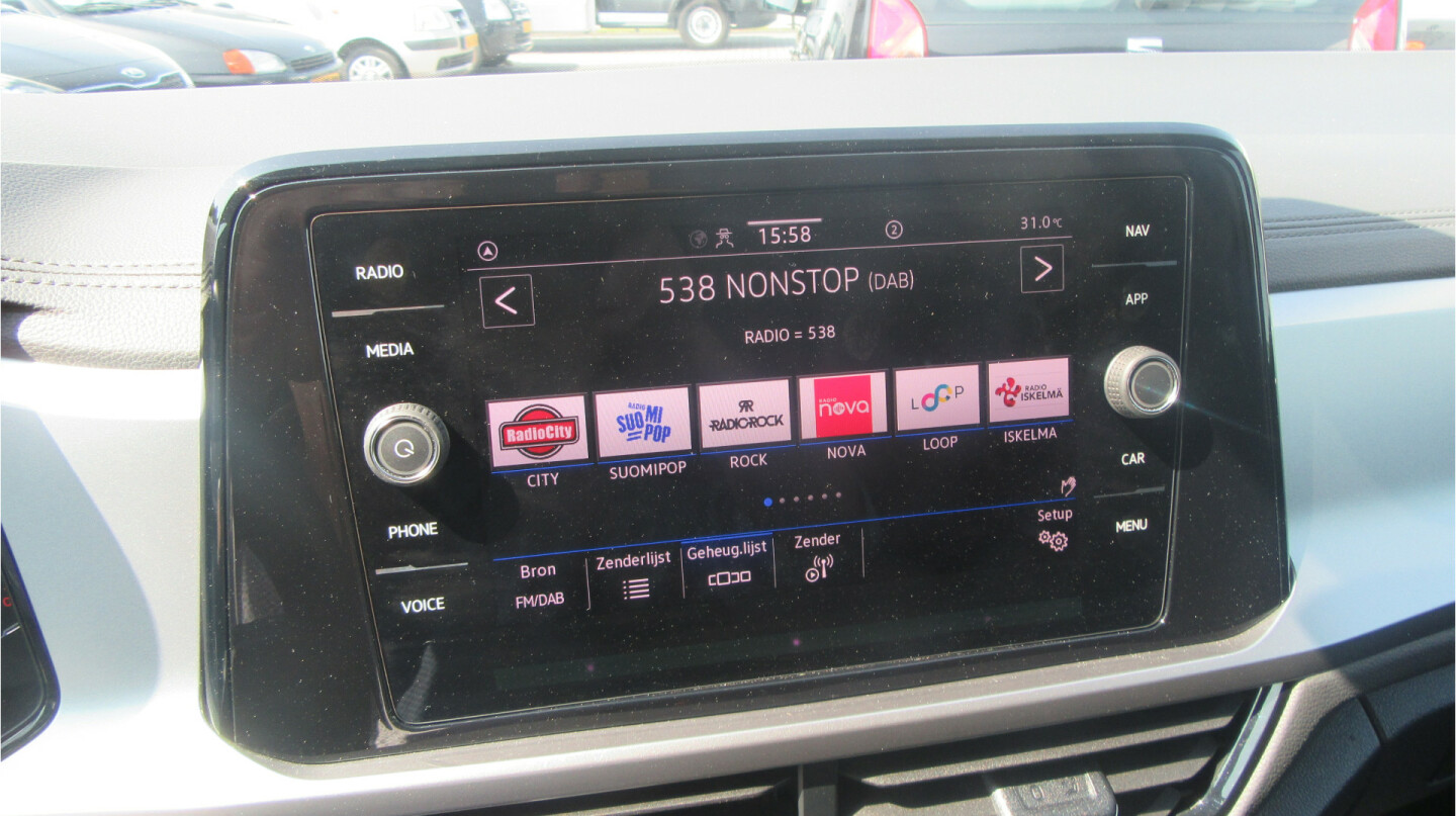 Volkswagen-T-Roc-9